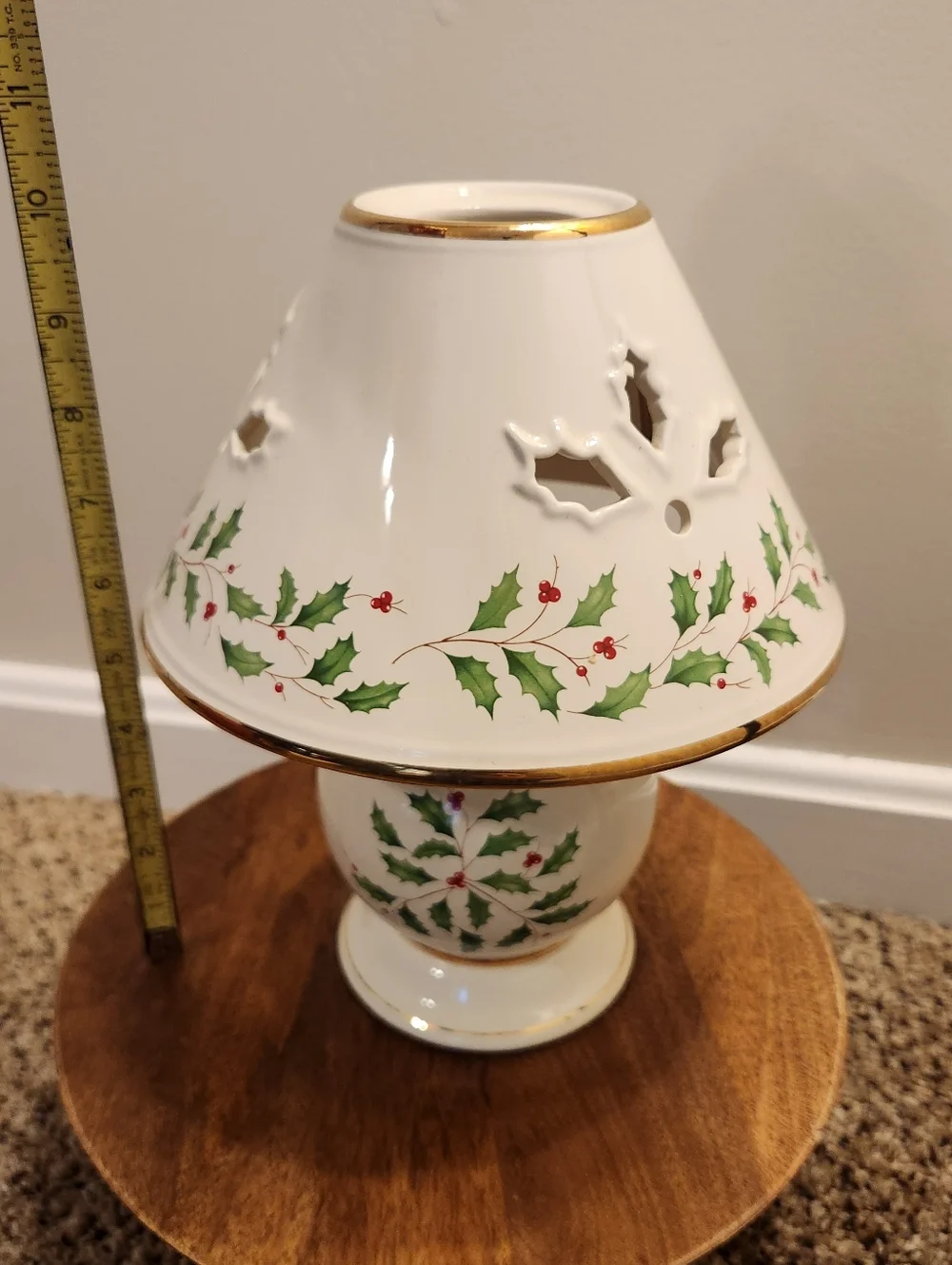 Lenox Holiday Candle Lamp W/ Holly & Berry Design 24K Gold Trim IN ORIGINAL BOX